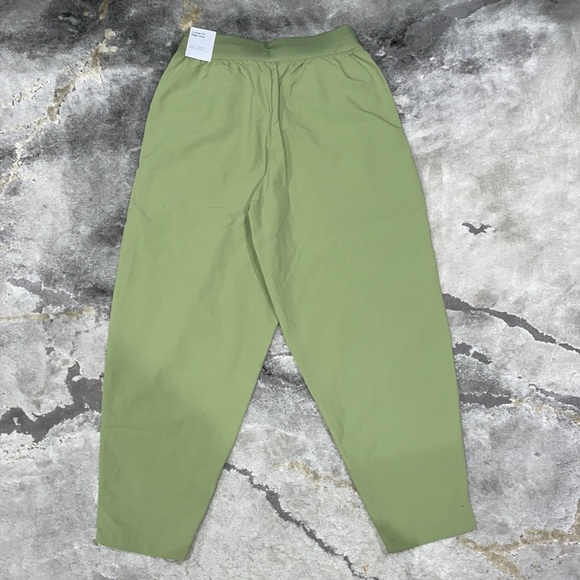 NEW!! Nike Sportswear Essential Woven High-Waisted Curve Pants - Small - Picture 8 of 9